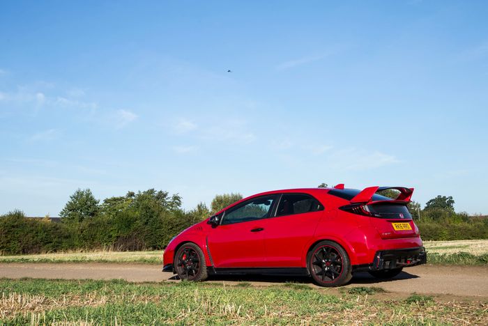 8 интересни неща след досега с Honda Civic Type R
